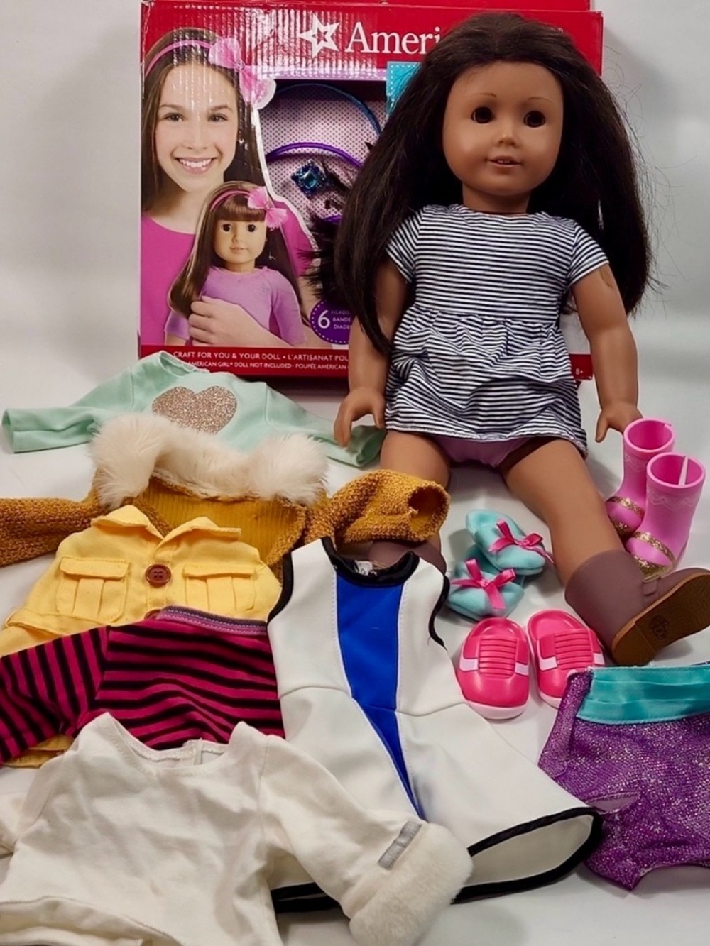 AMERICAN GIRL DOLL